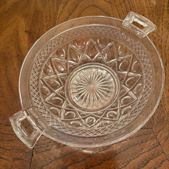 Vtg Handled Bowls 7.25" Cape Cod by Imperial Glass Ohio Glassware Set of 4 - Picture 8 of 10